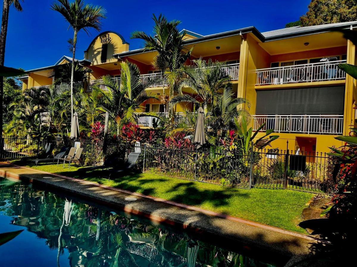 The York Beachfront Holiday Apartments Yorkeys Knob Exteriér fotografie