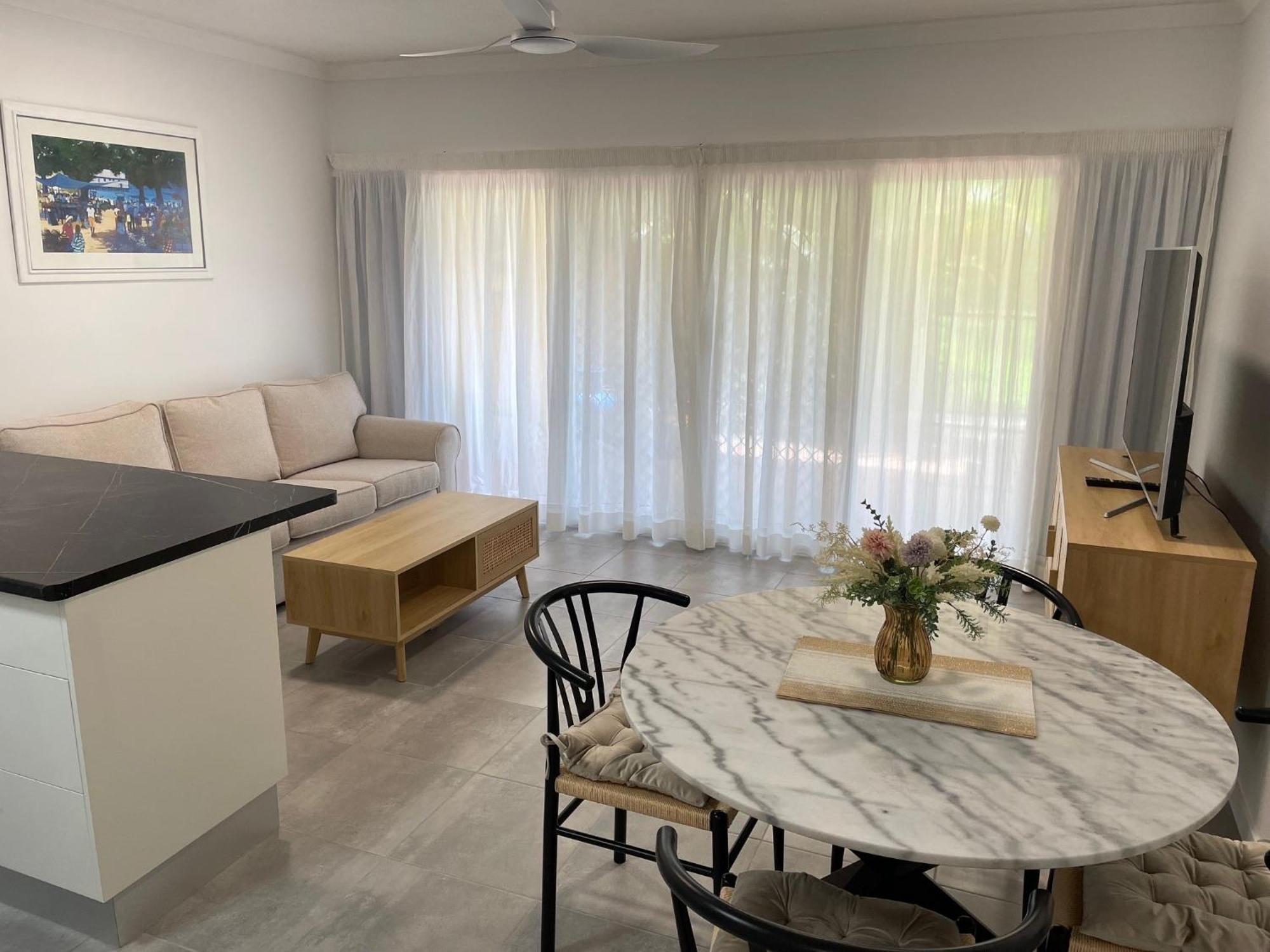 The York Beachfront Holiday Apartments Yorkeys Knob Exteriér fotografie