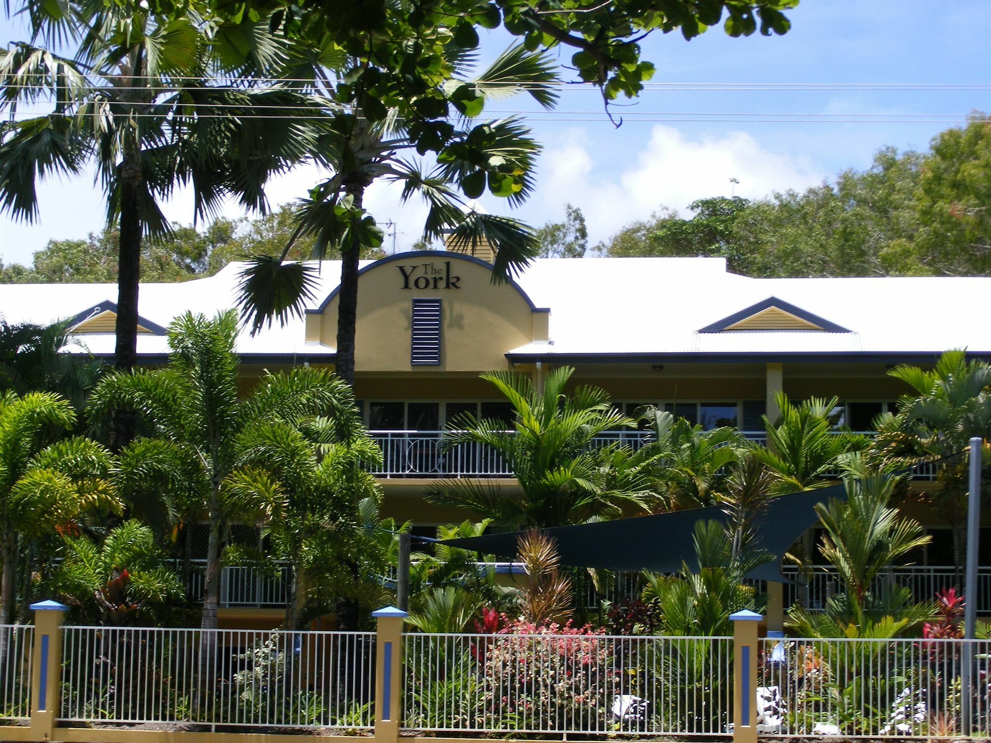 The York Beachfront Holiday Apartments Yorkeys Knob Exteriér fotografie